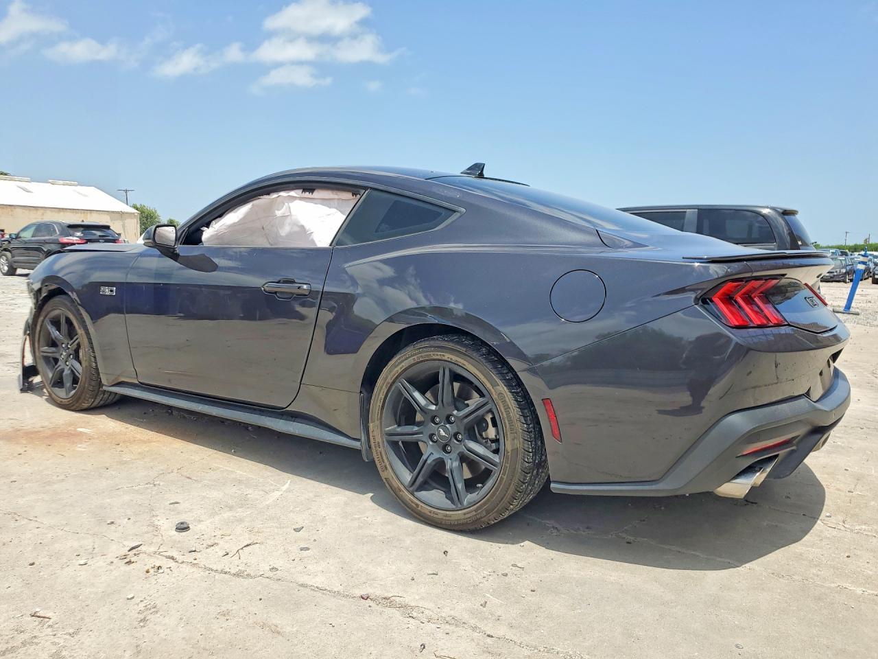 2024 Ford Mustang Gt - Фото 2