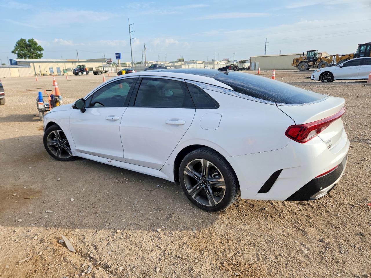 2022 Kia K5 Ex - Image 2