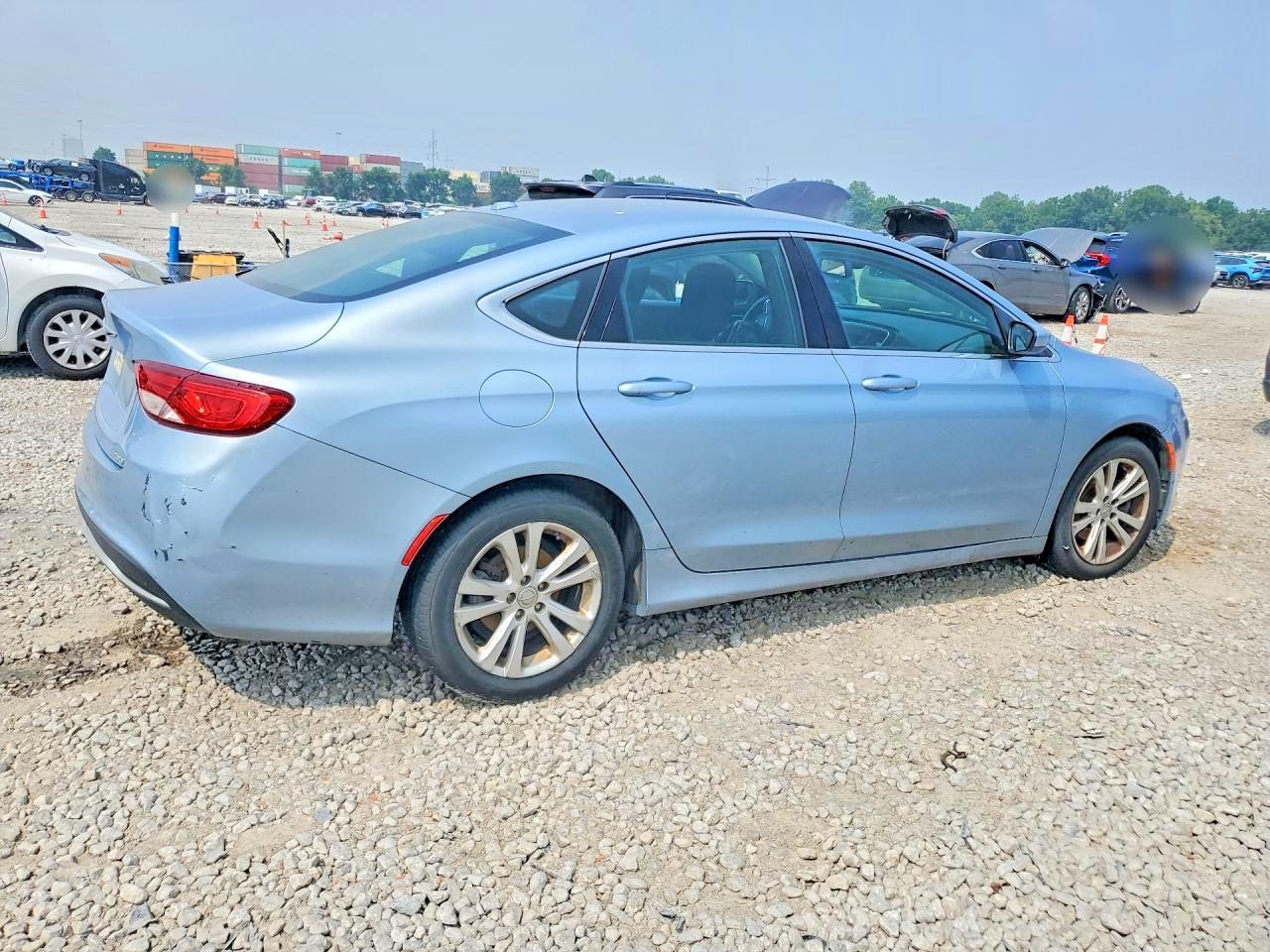 2015 Chrysler 200 Limited - Фото 3