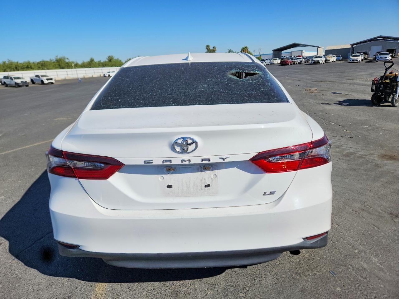 2024 Toyota Camry Le - Фото 6