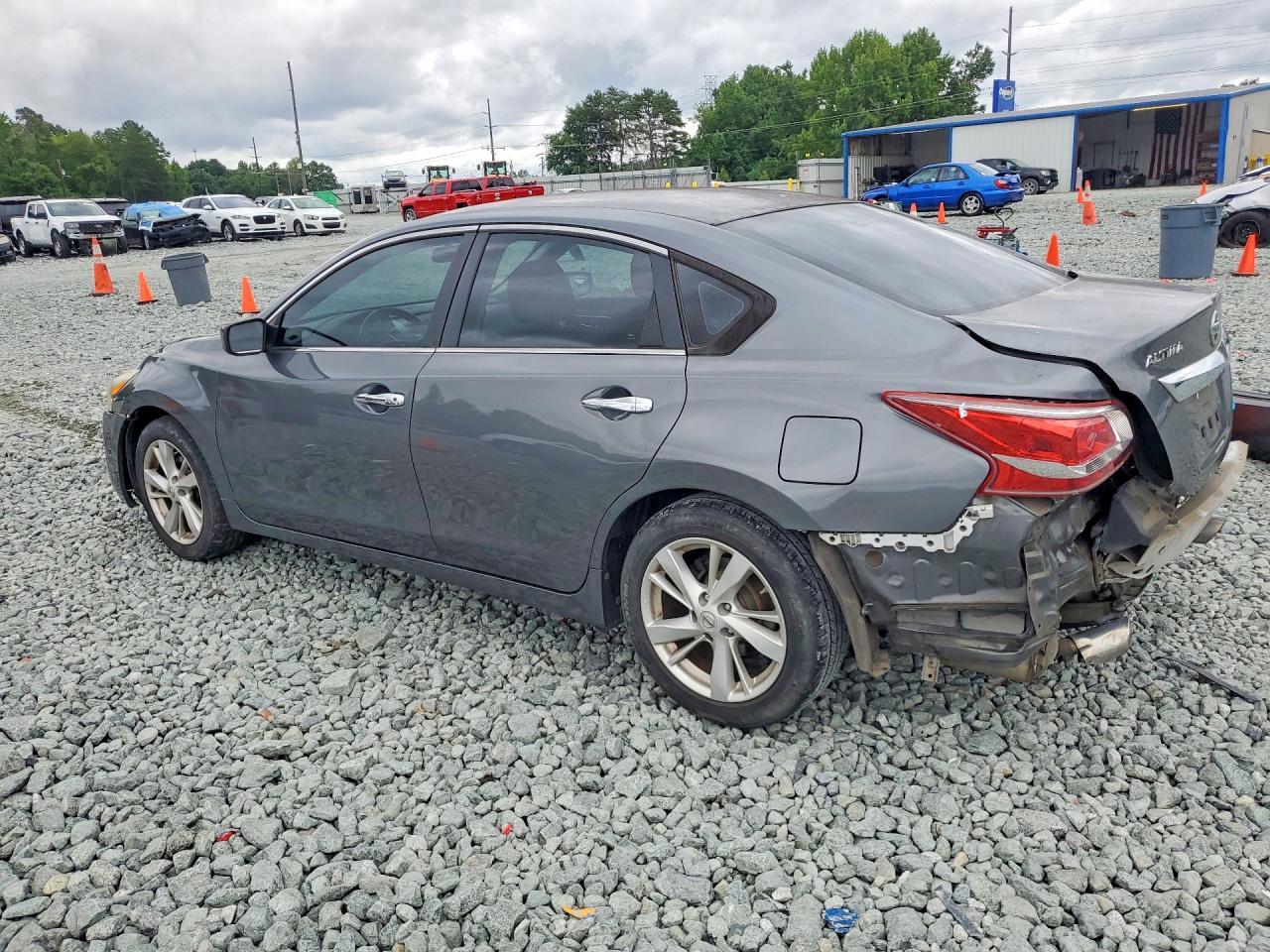 2014 Nissan Altima 2.5 S - Image 2