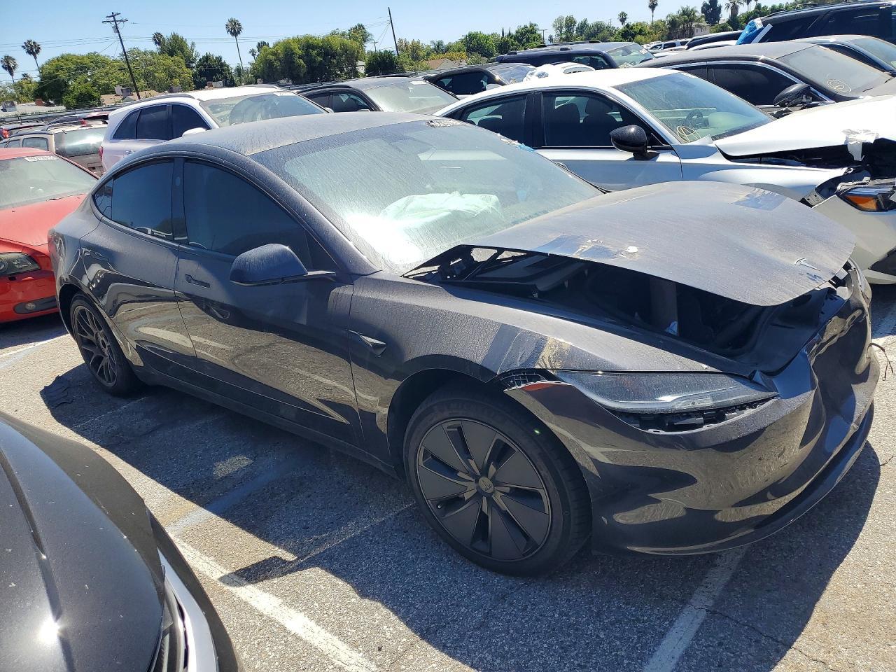 2024 Tesla Model 3 - Image 4