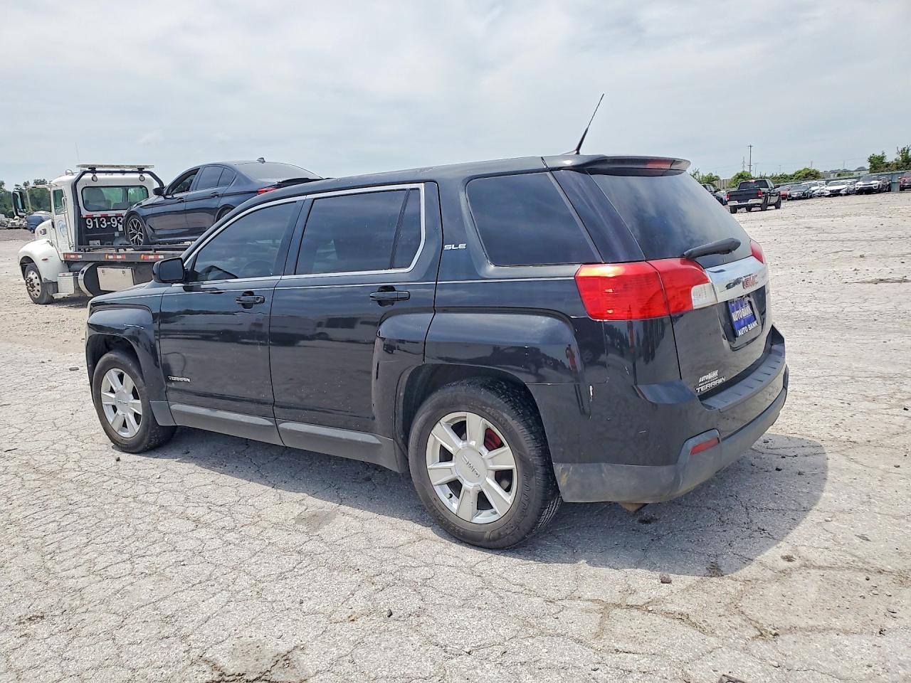 2011 GMC Terrain Sle - Image 2
