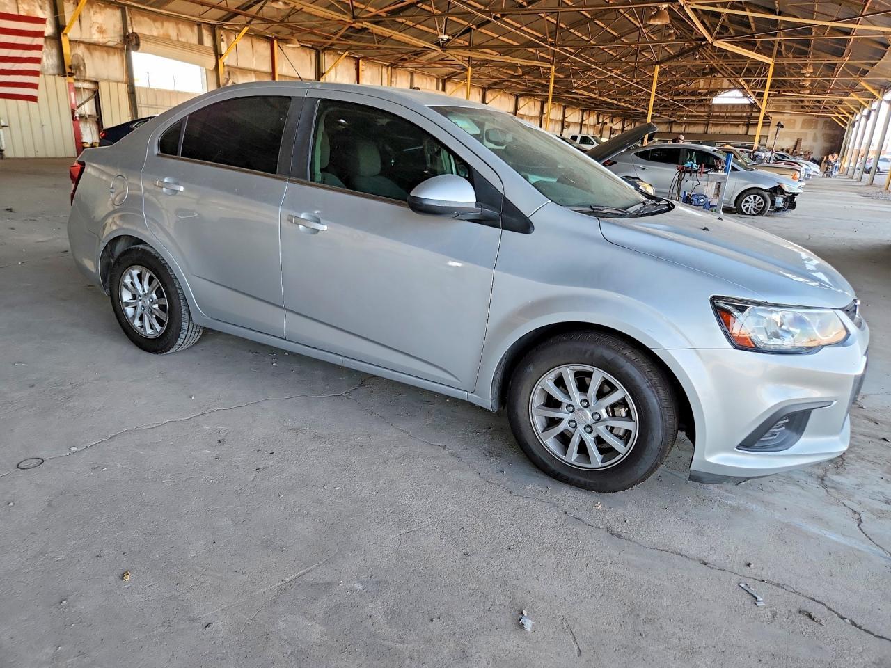 2018 Chevrolet Sonic Lt - Image 4