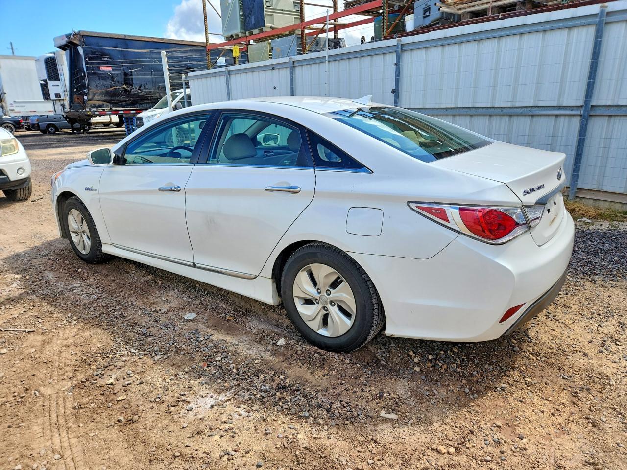 2014 Hyundai Sonata Hybrid - Image 2