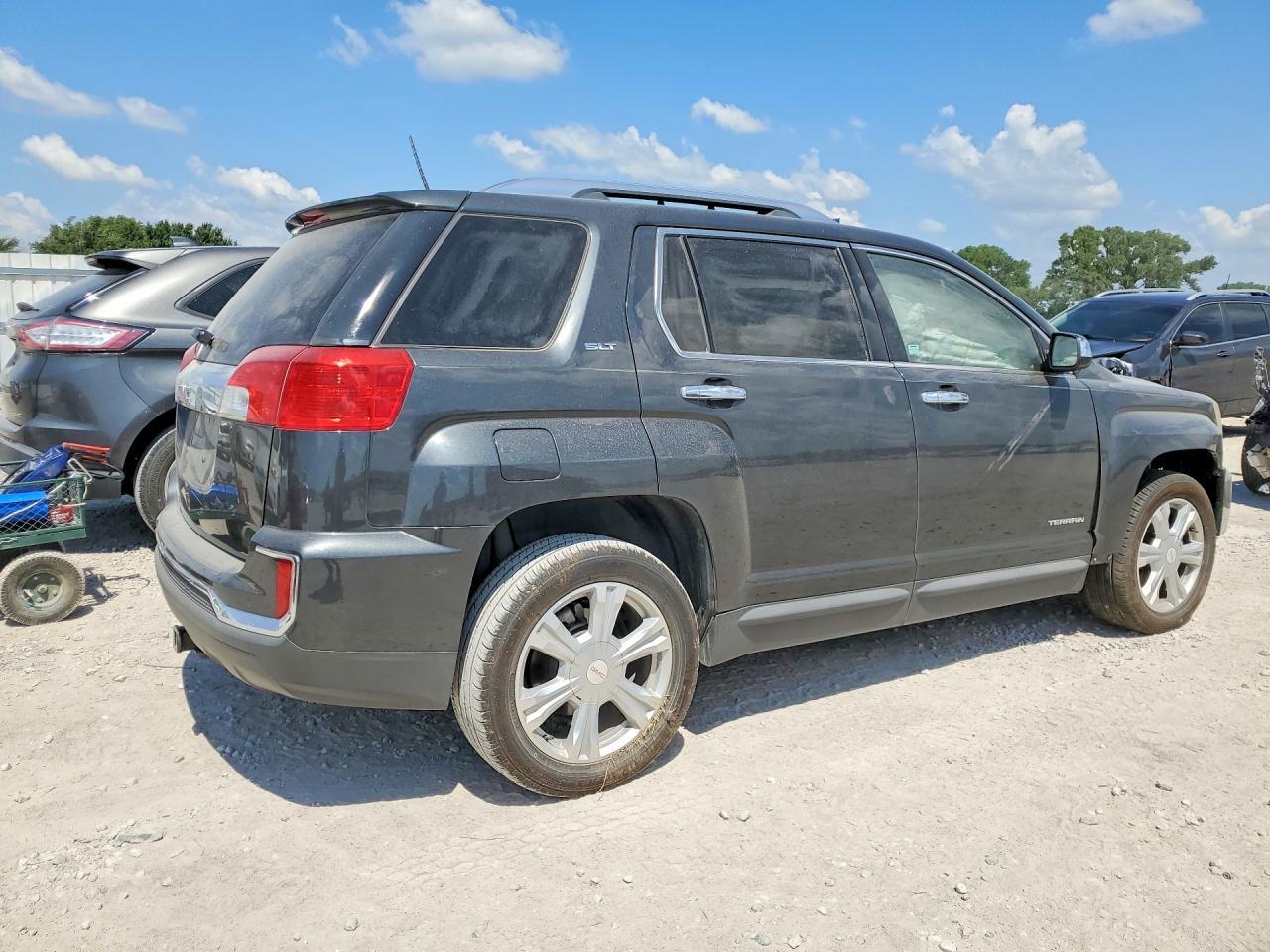 2017 GMC Terrain Slt - Image 3