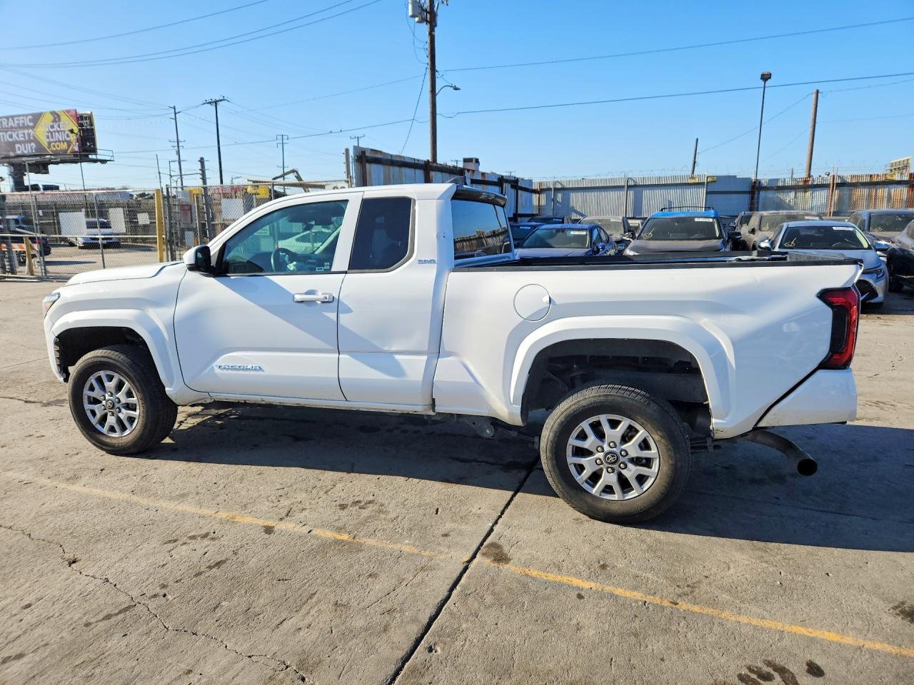 2025 Toyota Tacoma Sr5 - Фото 2