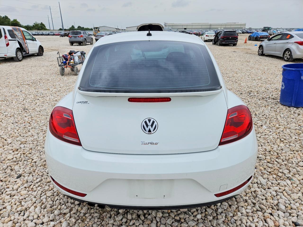 2017 Volkswagen Beetle 1.8T - Image 6