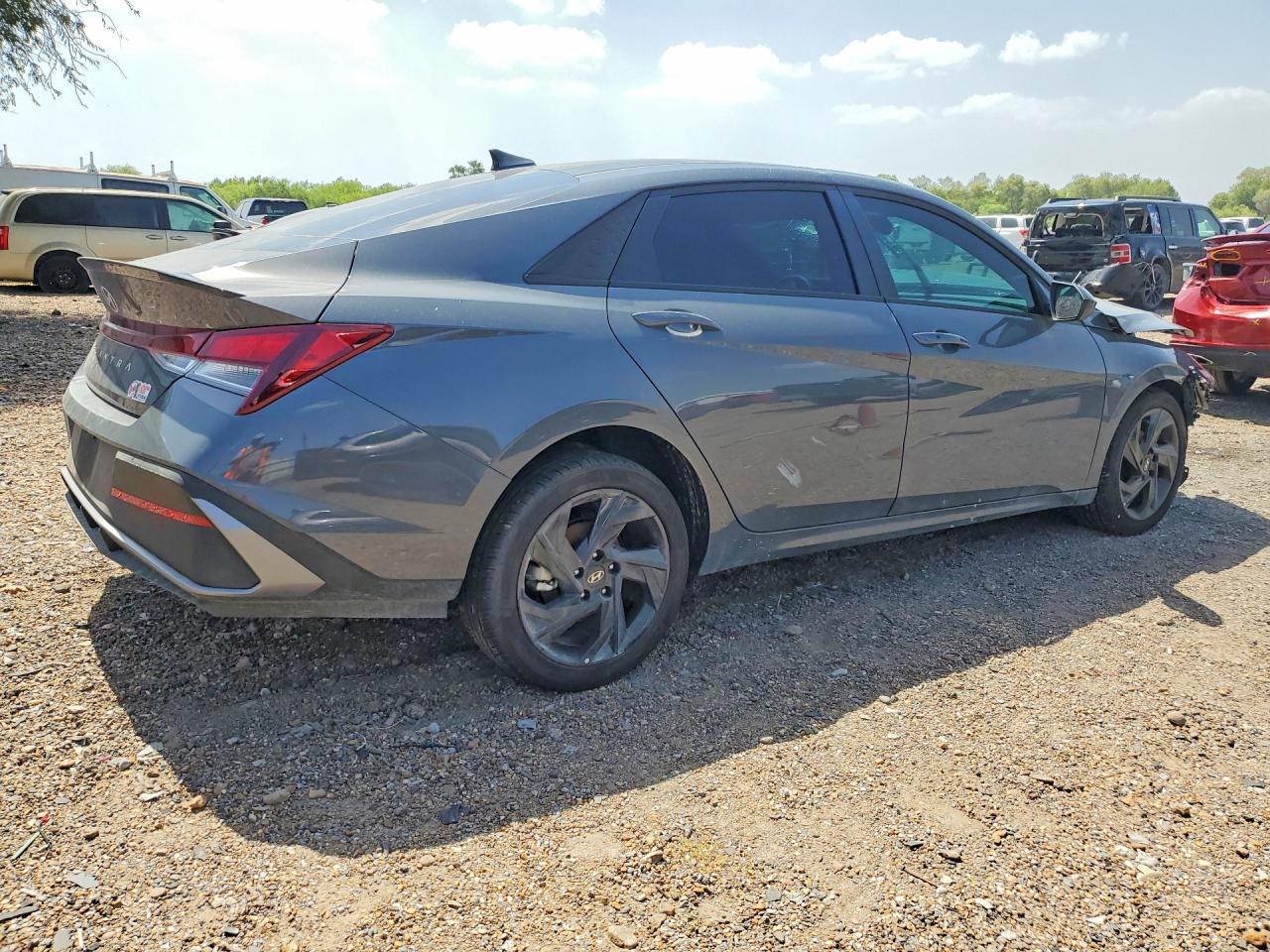 2026 Hyundai Elantra Sel Sport - Фото 3