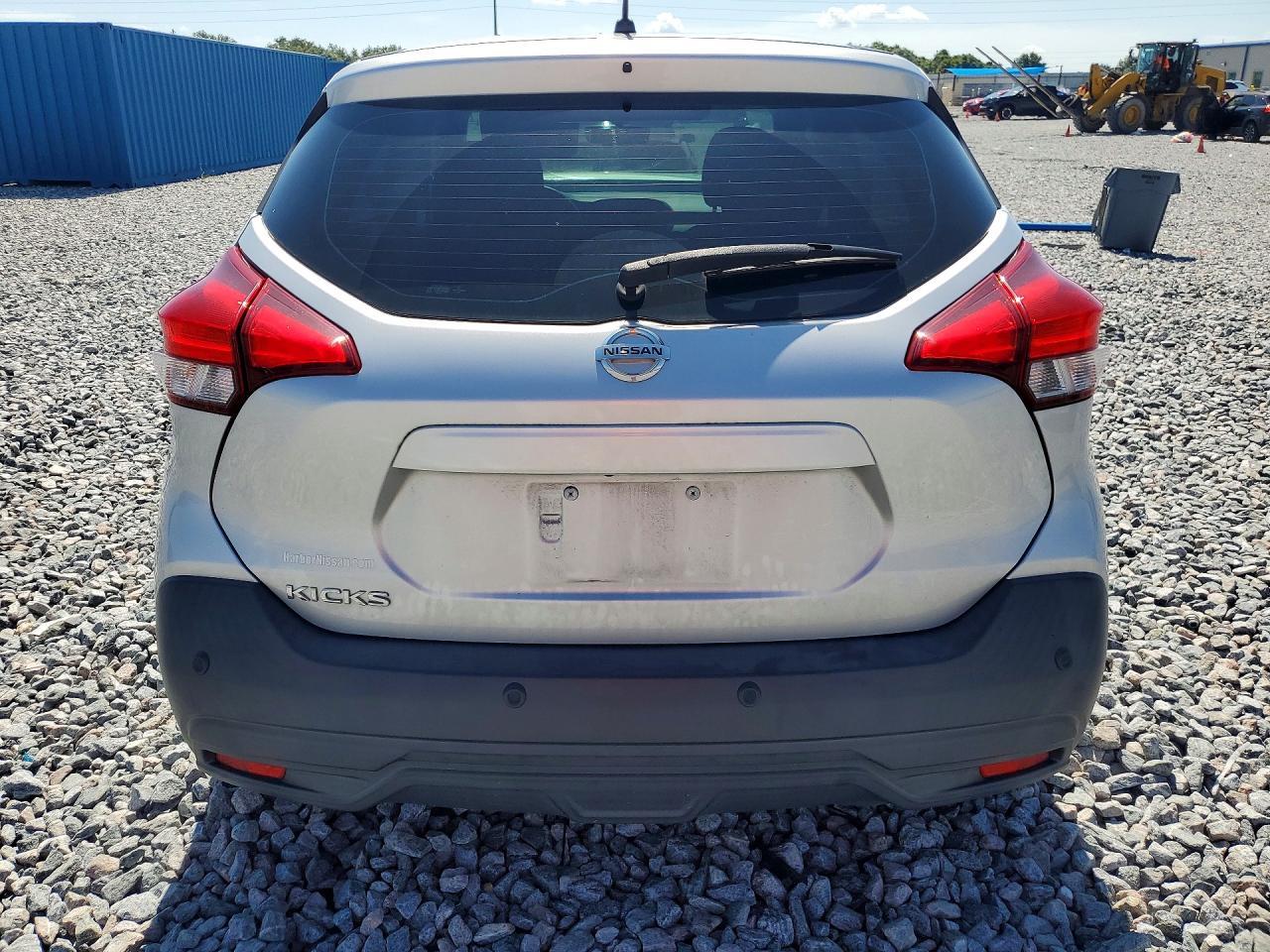 2020 Nissan Kicks S - Image 6