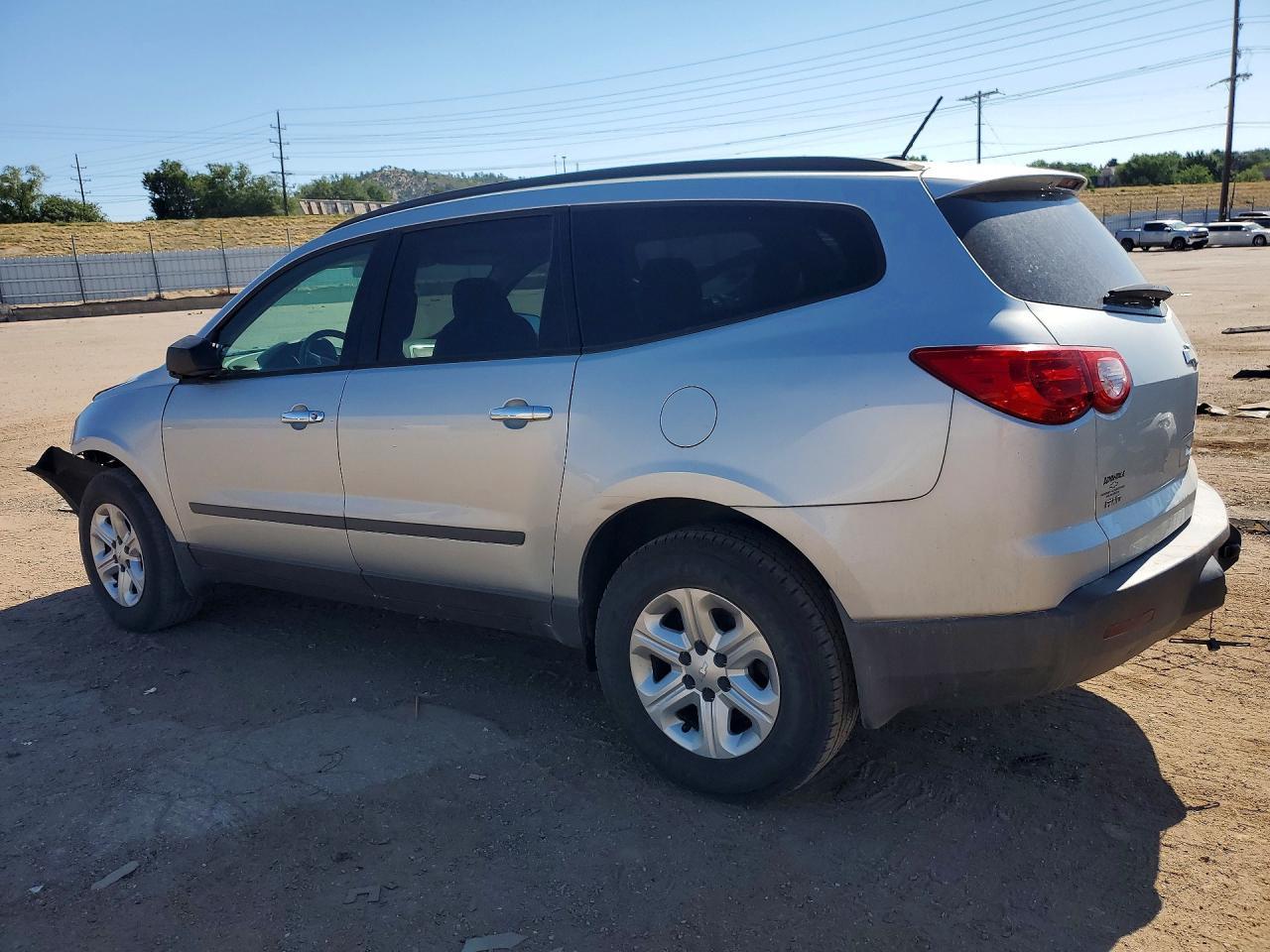 2011 Chevrolet Traverse Ls - Фото 2