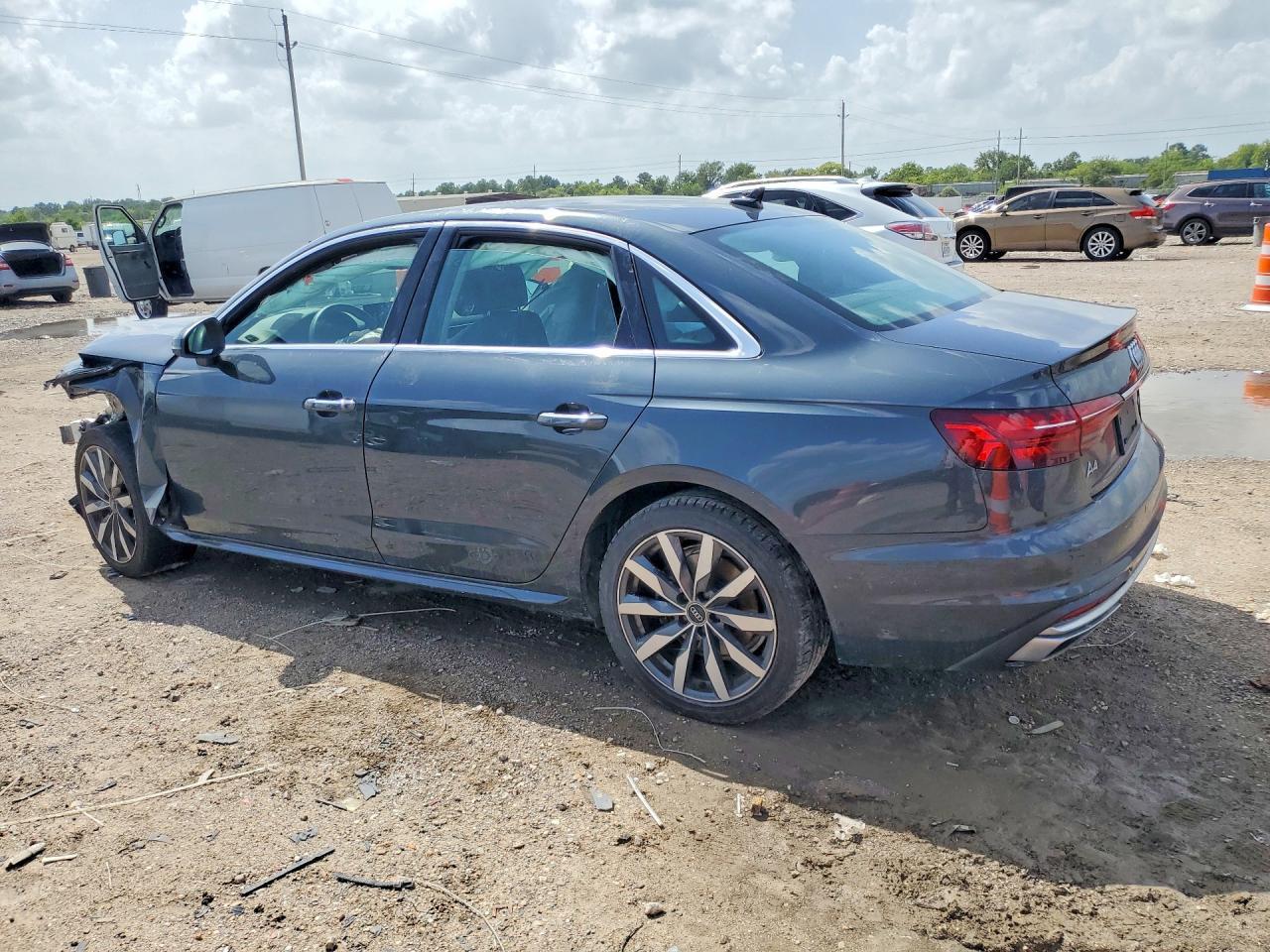 2021 Audi A4 Premium 40 - Фото 2