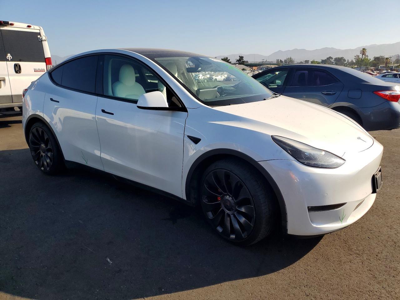 2022 Tesla Model Y - Фото 4