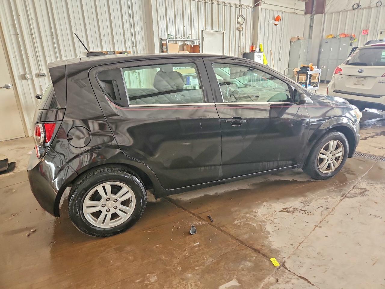 2015 Chevrolet Sonic Lt - Фото 3