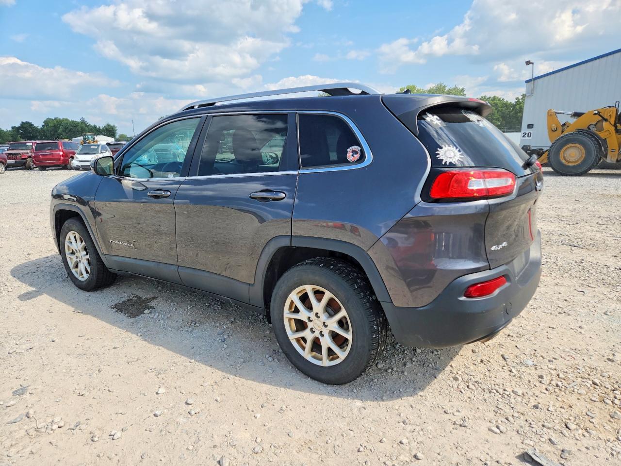 2015 Jeep Cherokee Latitude - Image 2