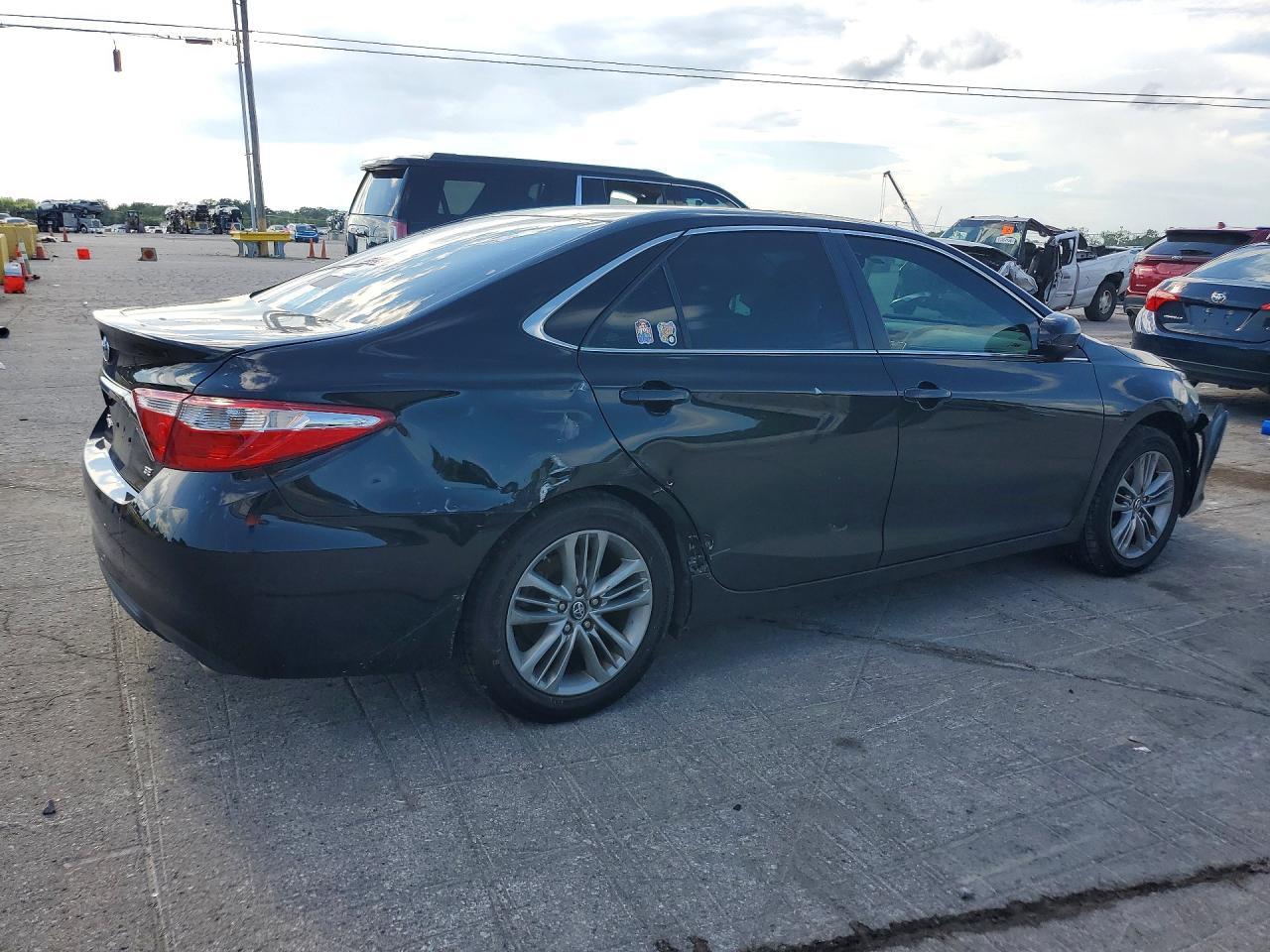 2017 Toyota Camry Se - Image 3