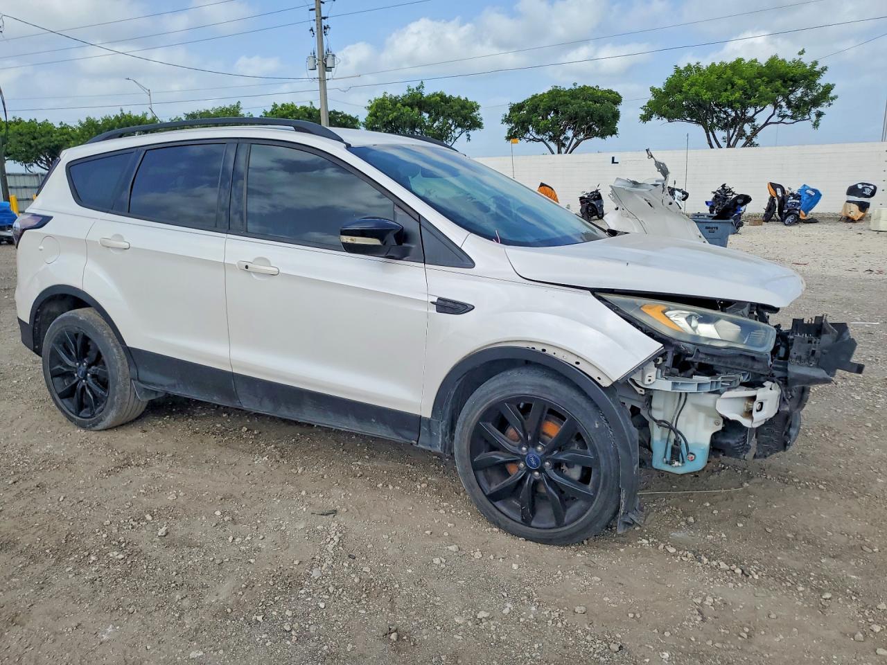 2017 Ford Escape Titanium - Фото 4