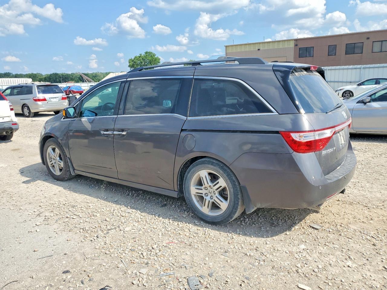 2012 Honda Odyssey Touring - Image 2