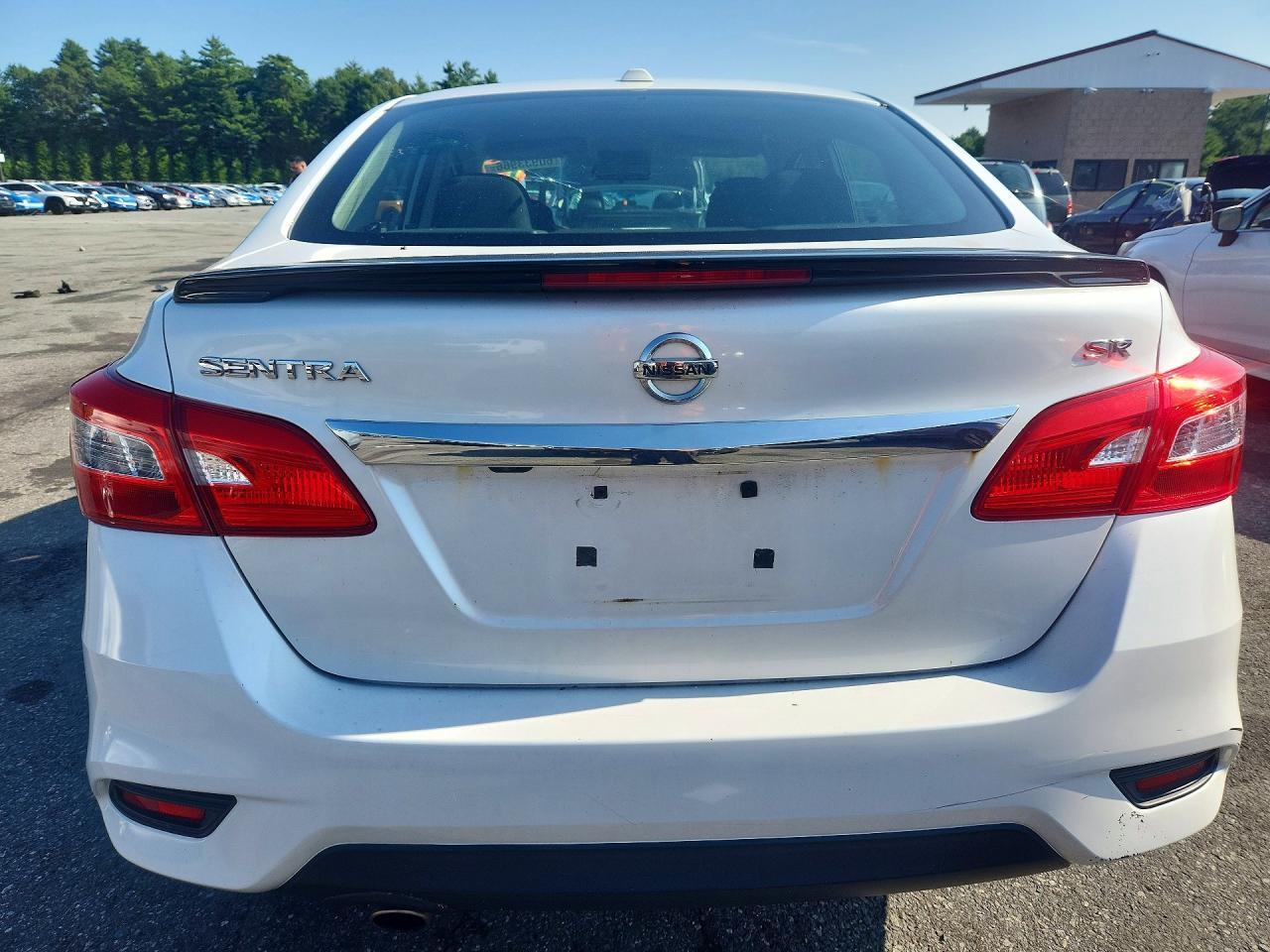 2017 Nissan Sentra Sr - Image 6