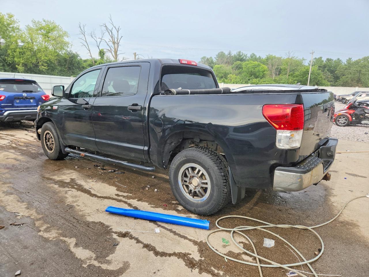 2010 Toyota Tundra Crewmax Sr5 - Image 2