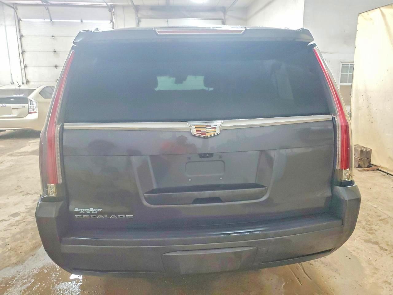 2017 Cadillac Escalade Esv Premium Luxury - Image 6