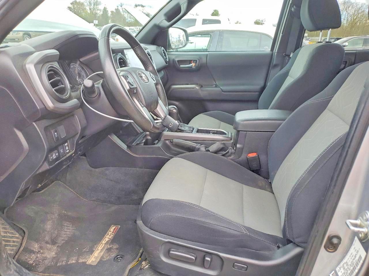 2022 Toyota Tacoma Double Cab - Image 7