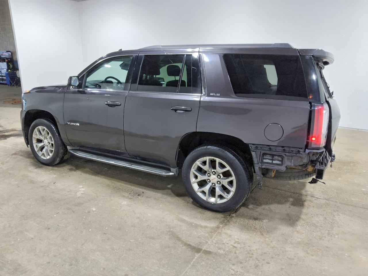 2015 GMC Yukon Sle - Image 2