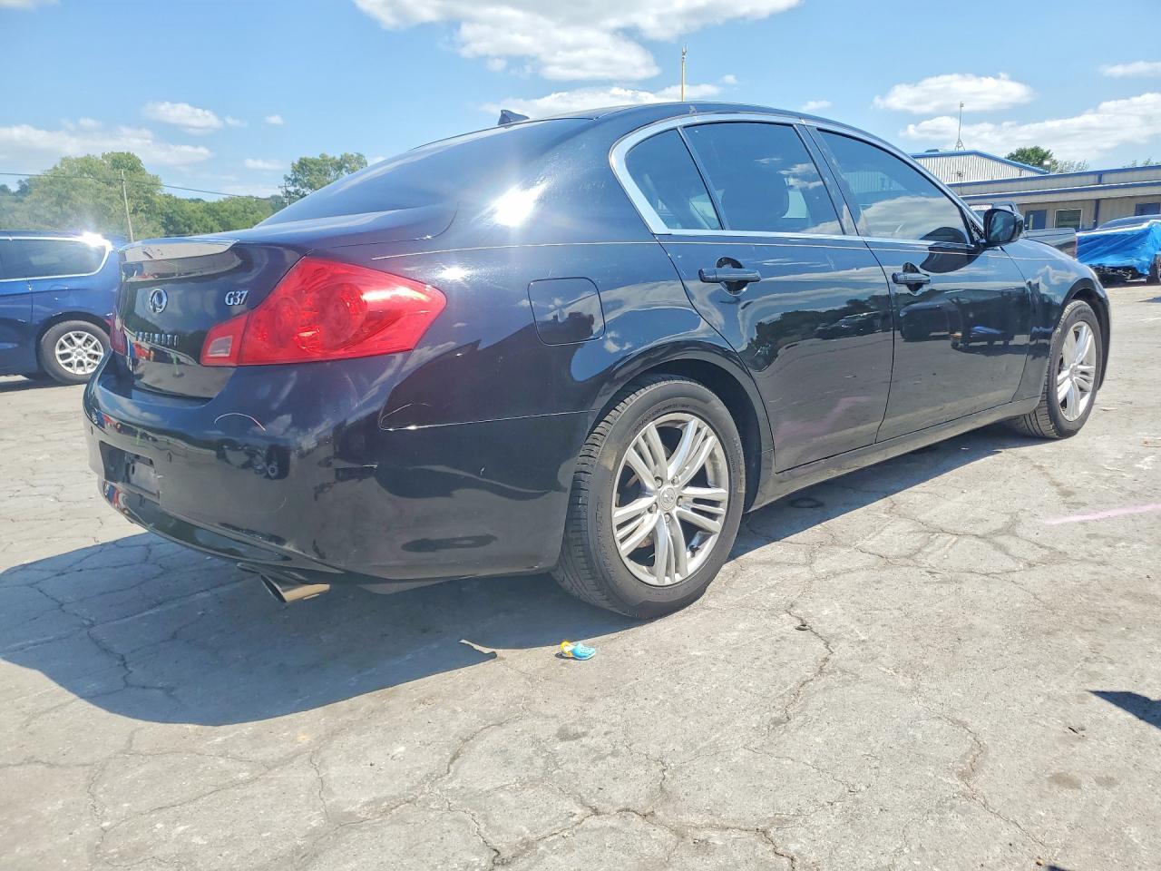 2013 Infiniti G37 Sedan Journey - Фото 3