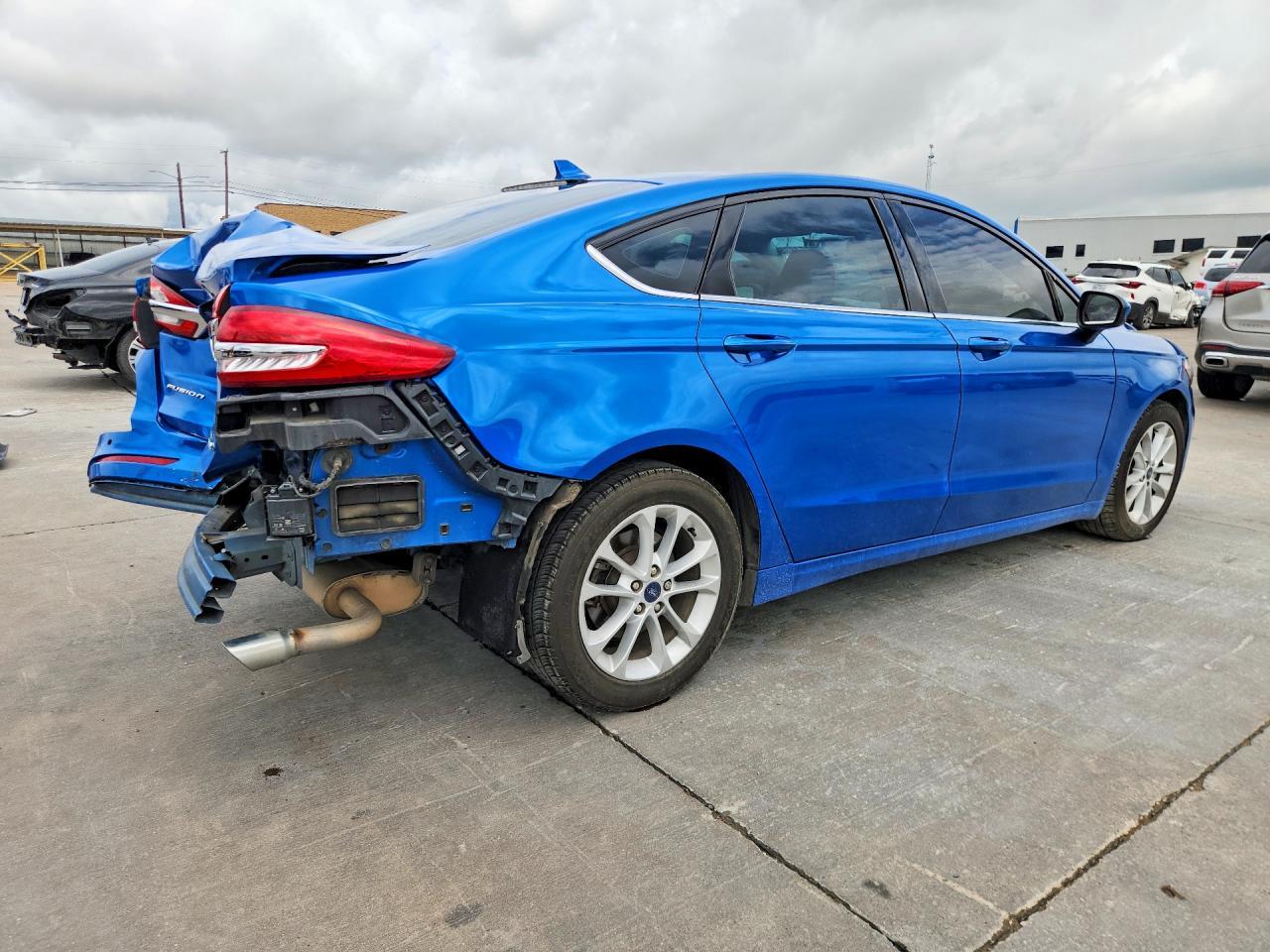 2020 Ford Fusion Se - Фото 3