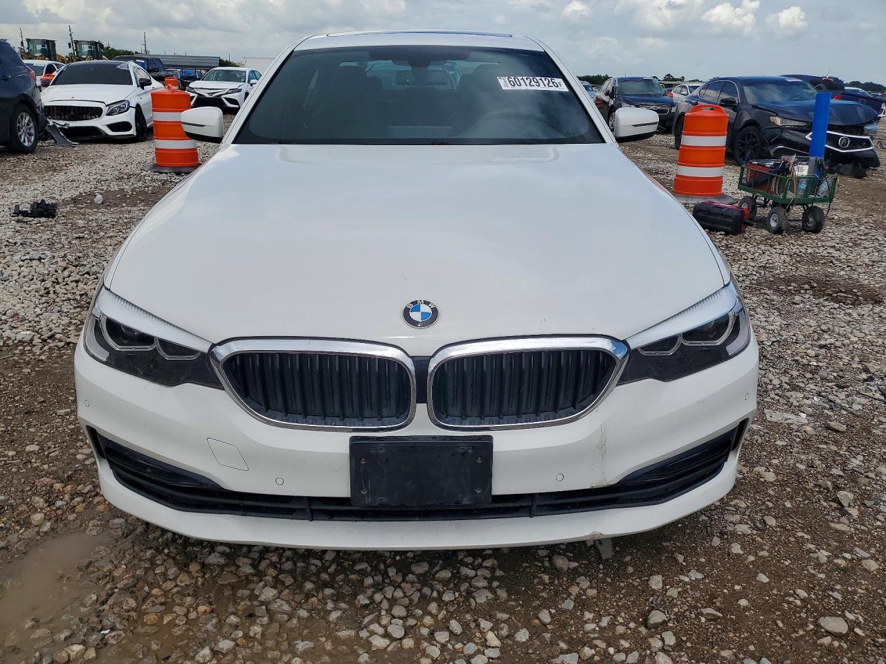 2017 BMW 530 I - Фото 5
