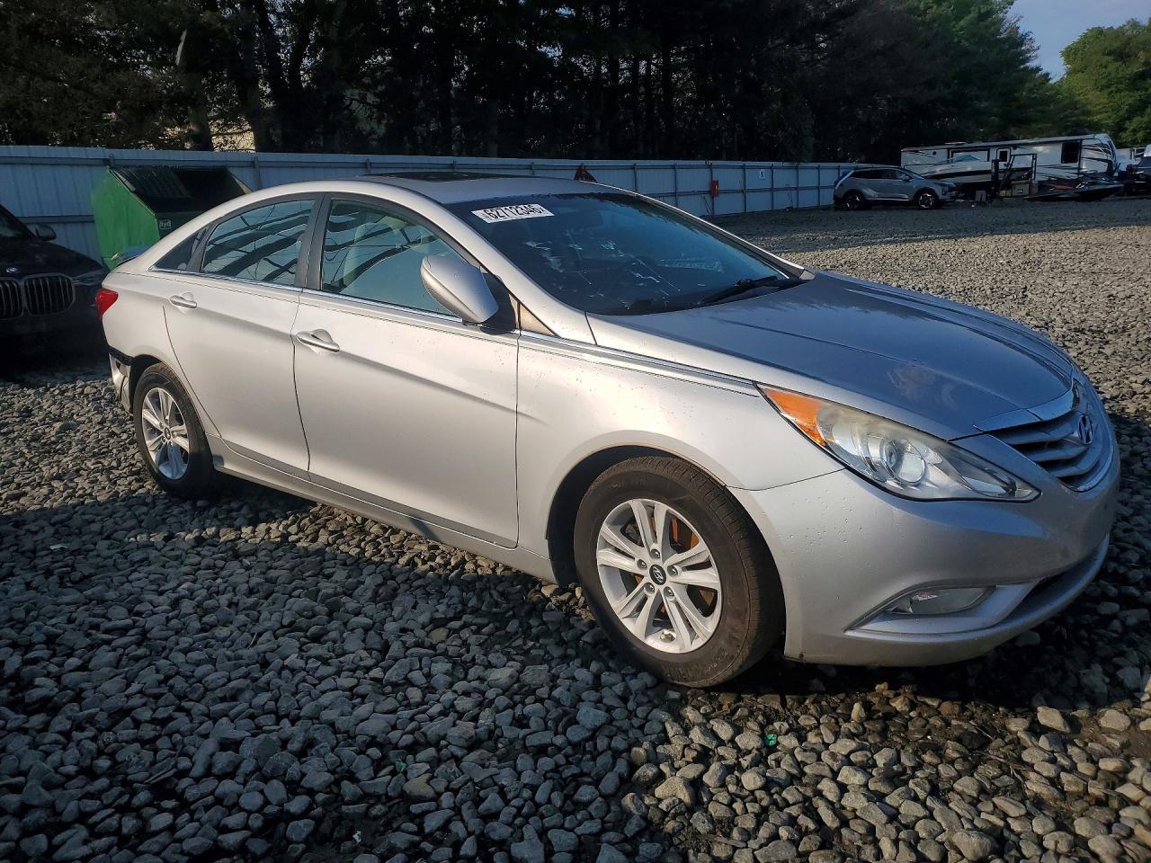 2011 Hyundai Sonata Gls - Image 4