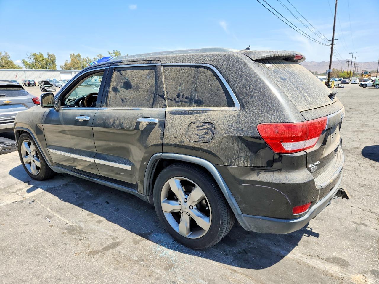 2013 Jeep Grand Cherokee Overland - Image 2
