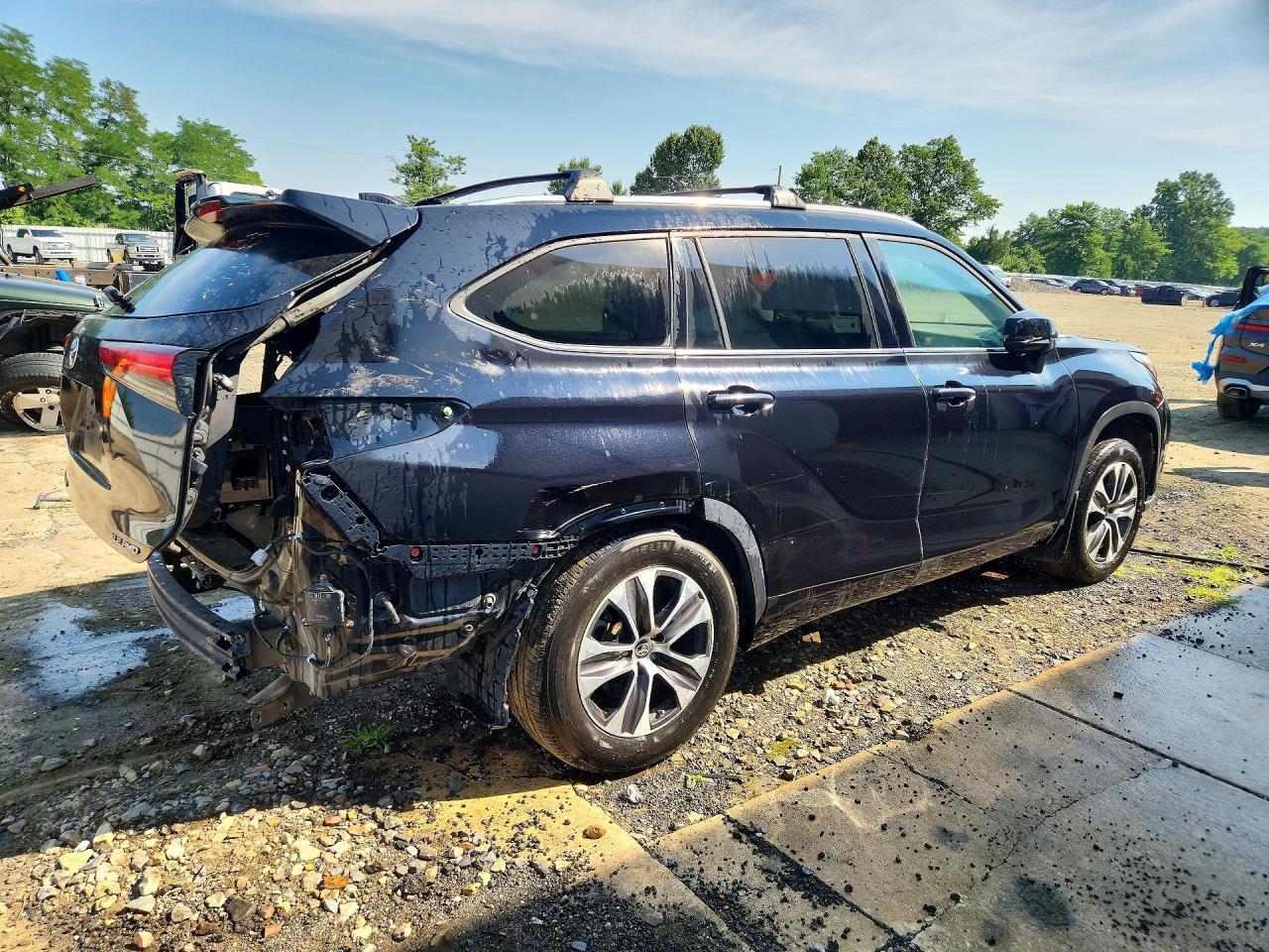 2020 Toyota Highlander Xle - Image 3