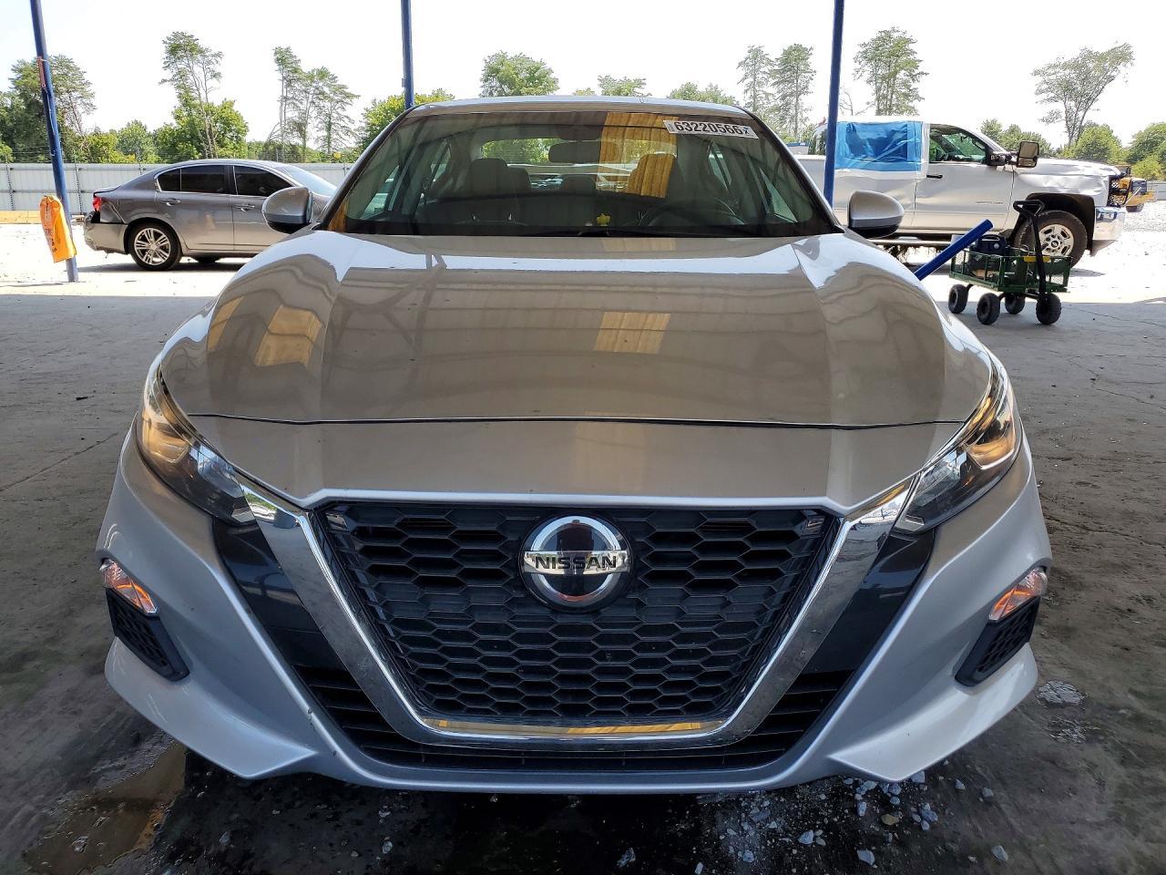 2021 Nissan Altima - Фото 5