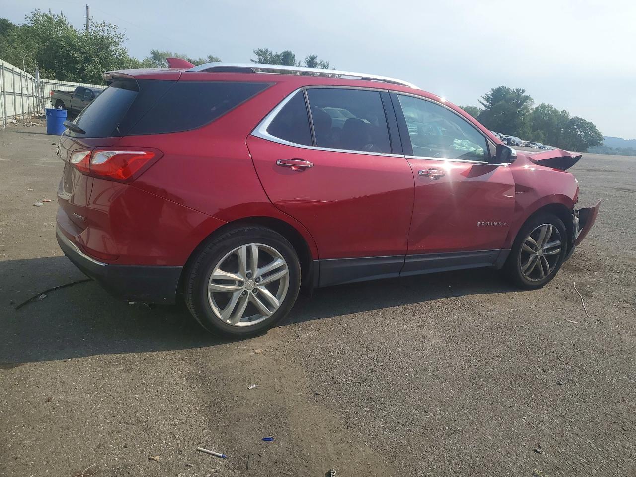 2020 Chevrolet Equinox Premier - Image 3