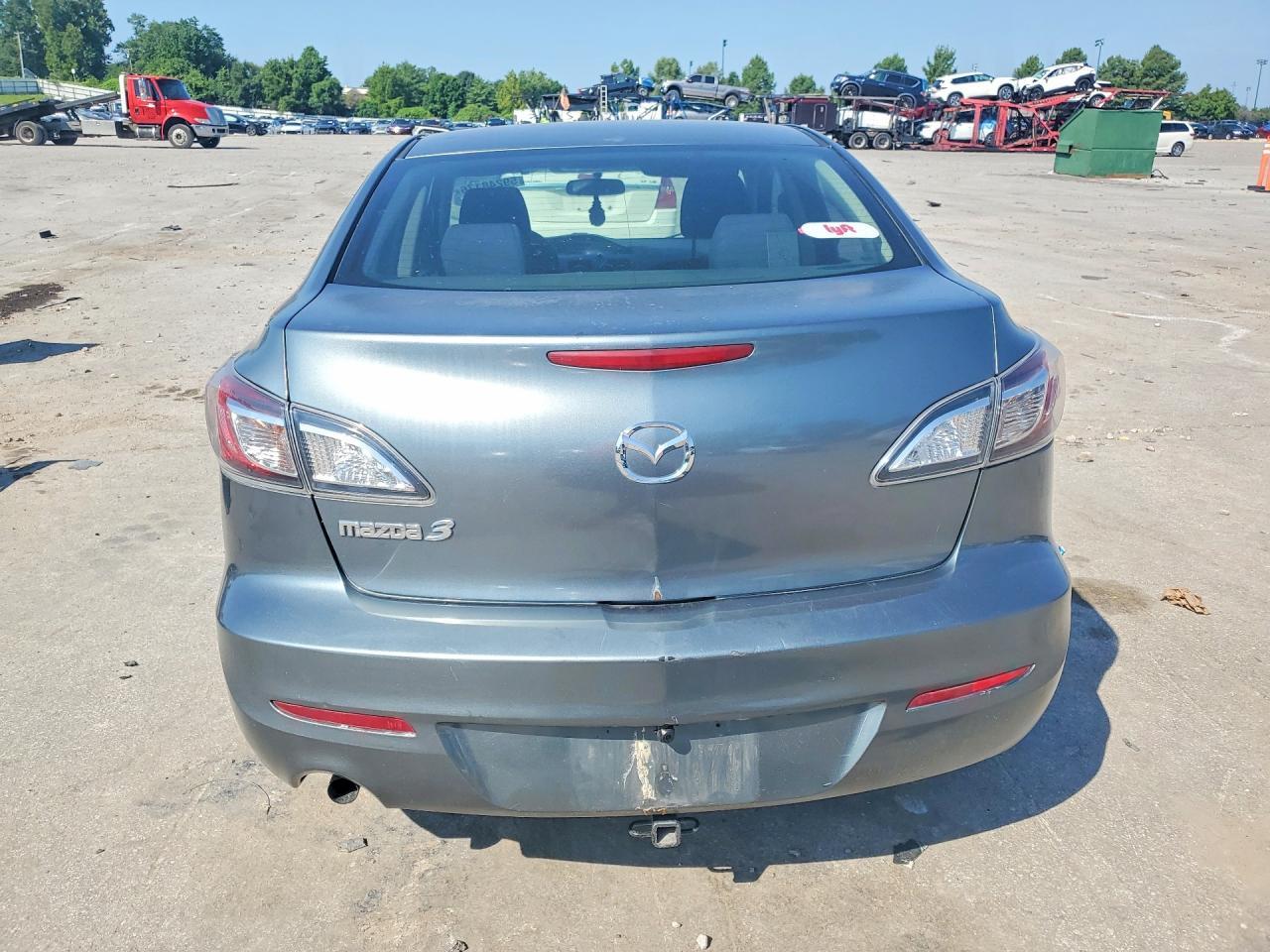 2013 Mazda 3 I - Image 6