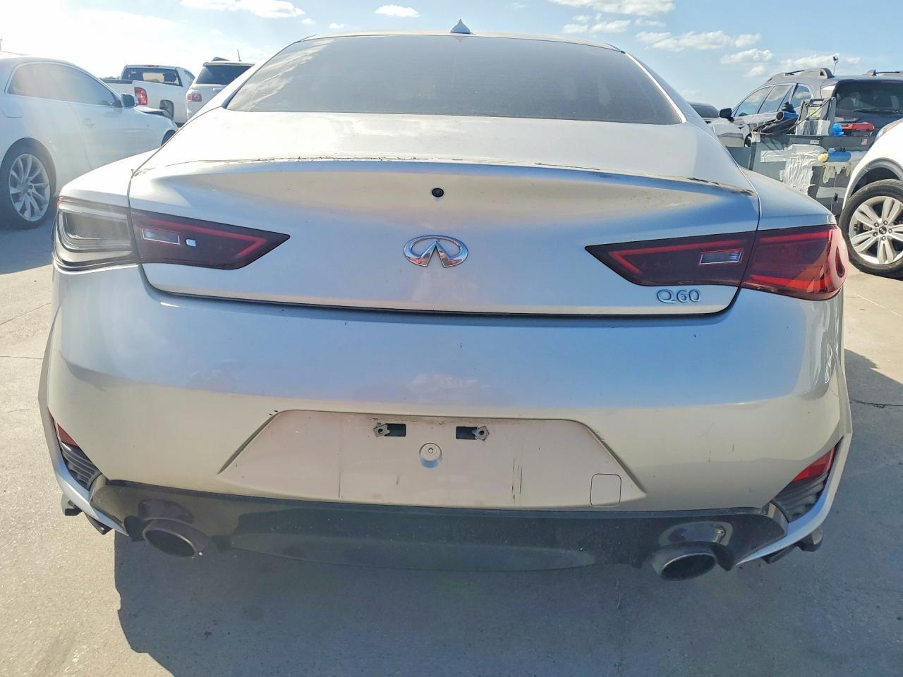 2018 Infiniti Q60 3.0T Luxe - Фото 6