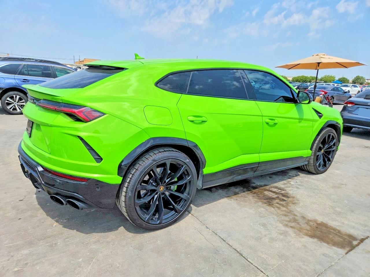 2022 Lamborghini Urus - Image 3