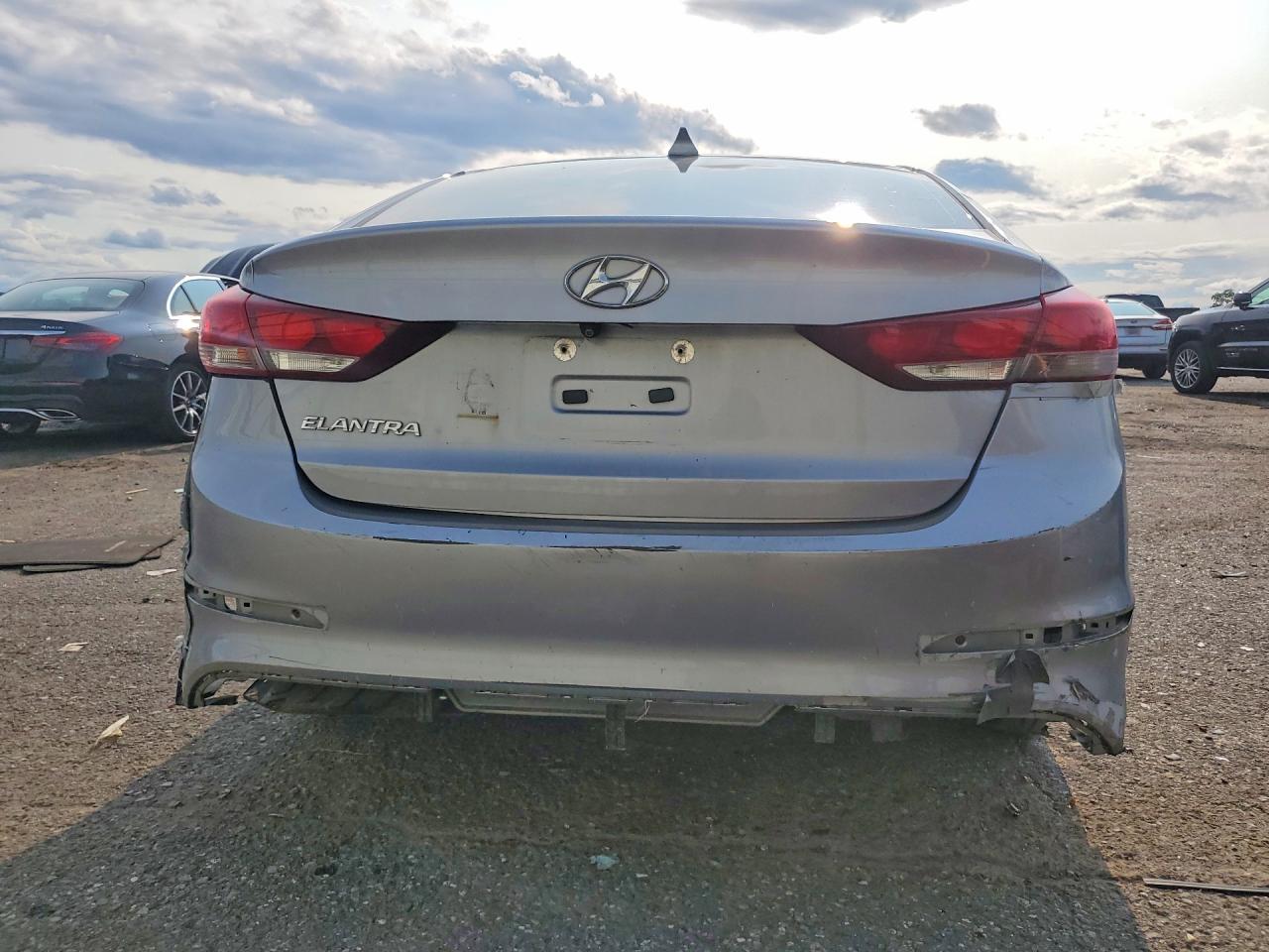 2017 Hyundai Elantra Se - Фото 6