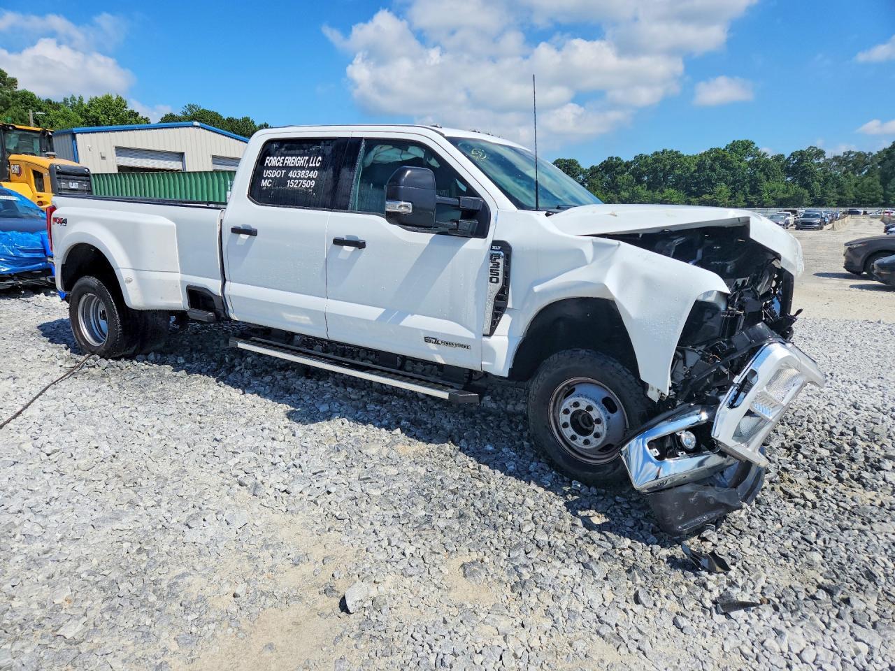 2024 Ford F350 Super Duty - Image 4