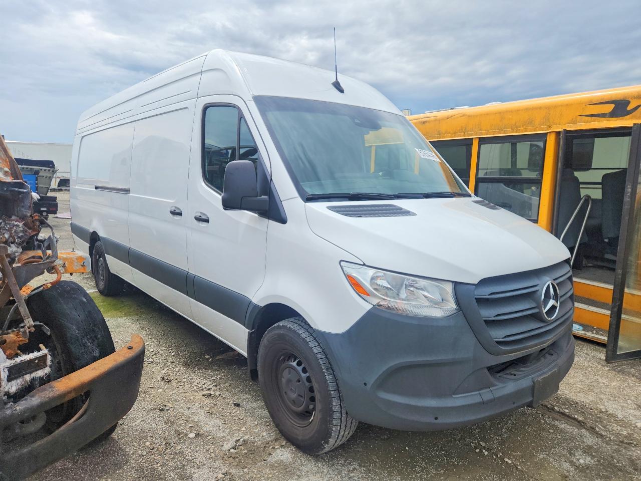 2024 Mercedes-Benz Sprinter 2500 Delivery Van - Фото 4