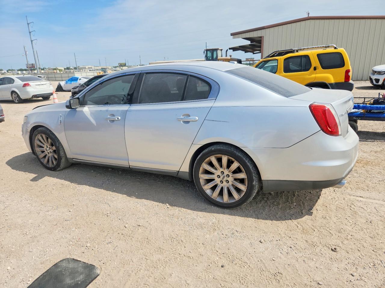 2010 Lincoln Mks - Image 2