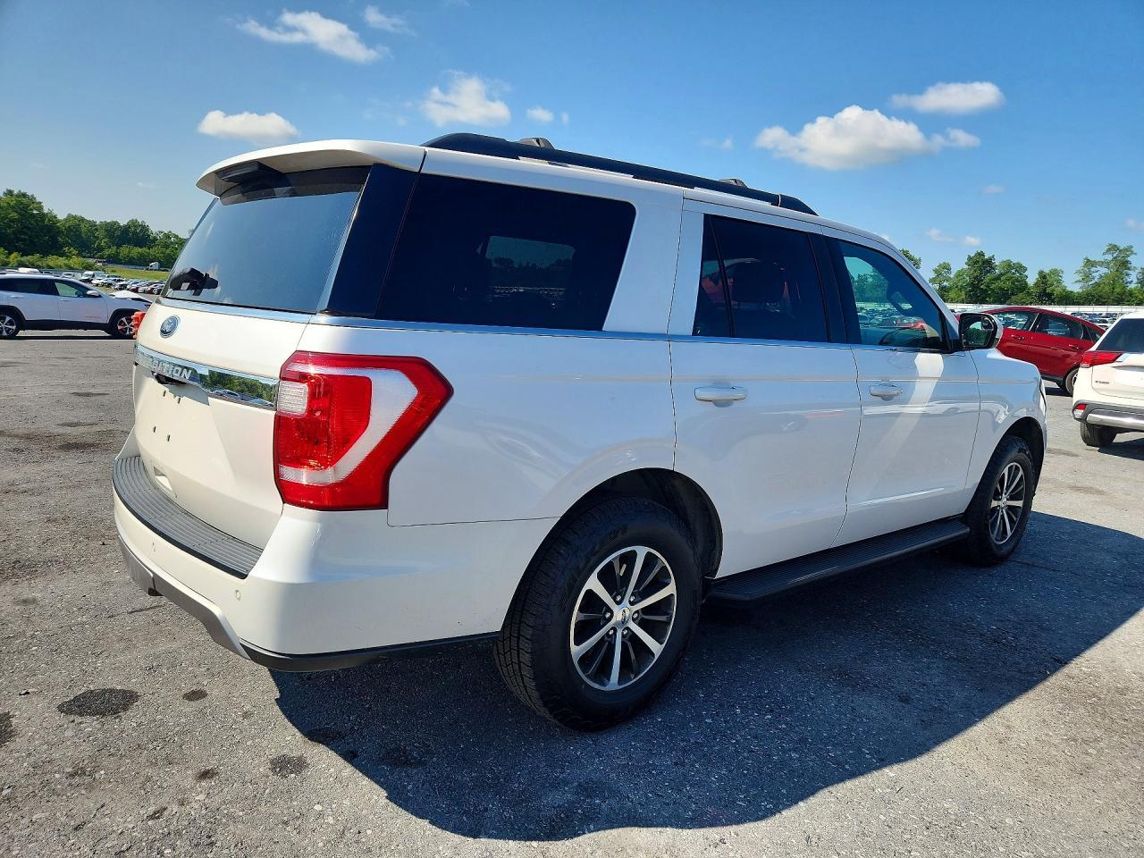 2018 Ford Expedition Xlt - Фото 3