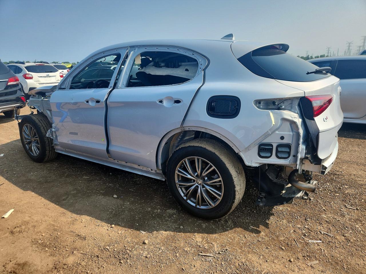 2023 Alfa Romeo Stelvio Sprint - Фото 2