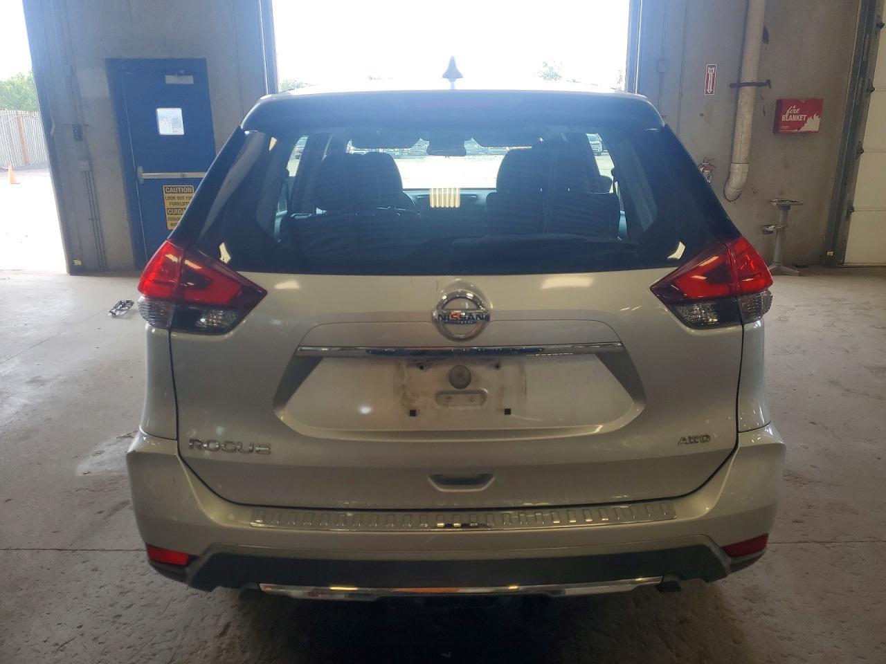 2017 Nissan Rogue S - Фото 6