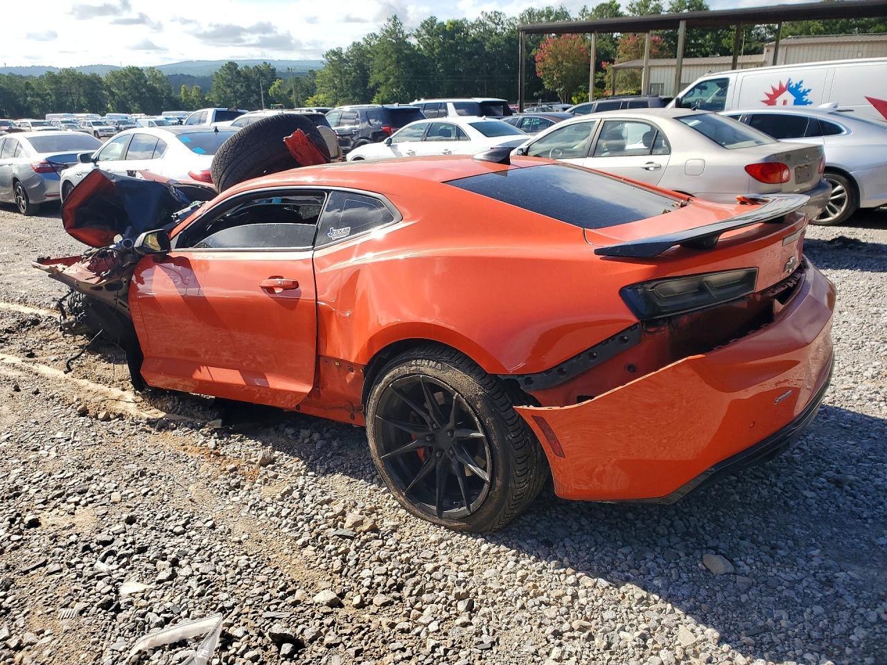 2018 Chevrolet Camaro Ss - Image 2