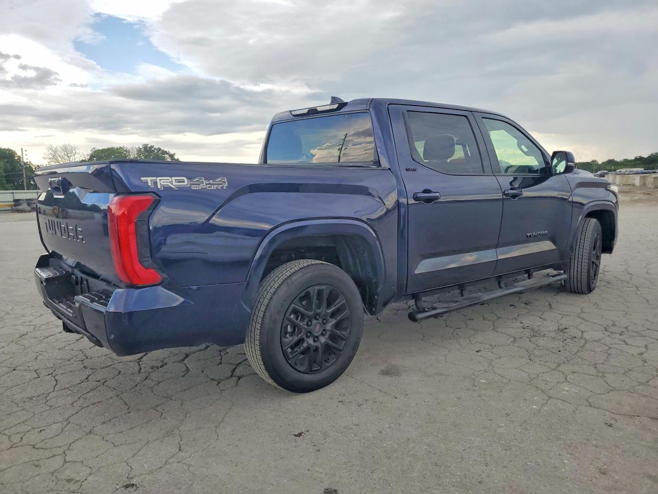 2022 Toyota Tundra Sr5 - Фото 3