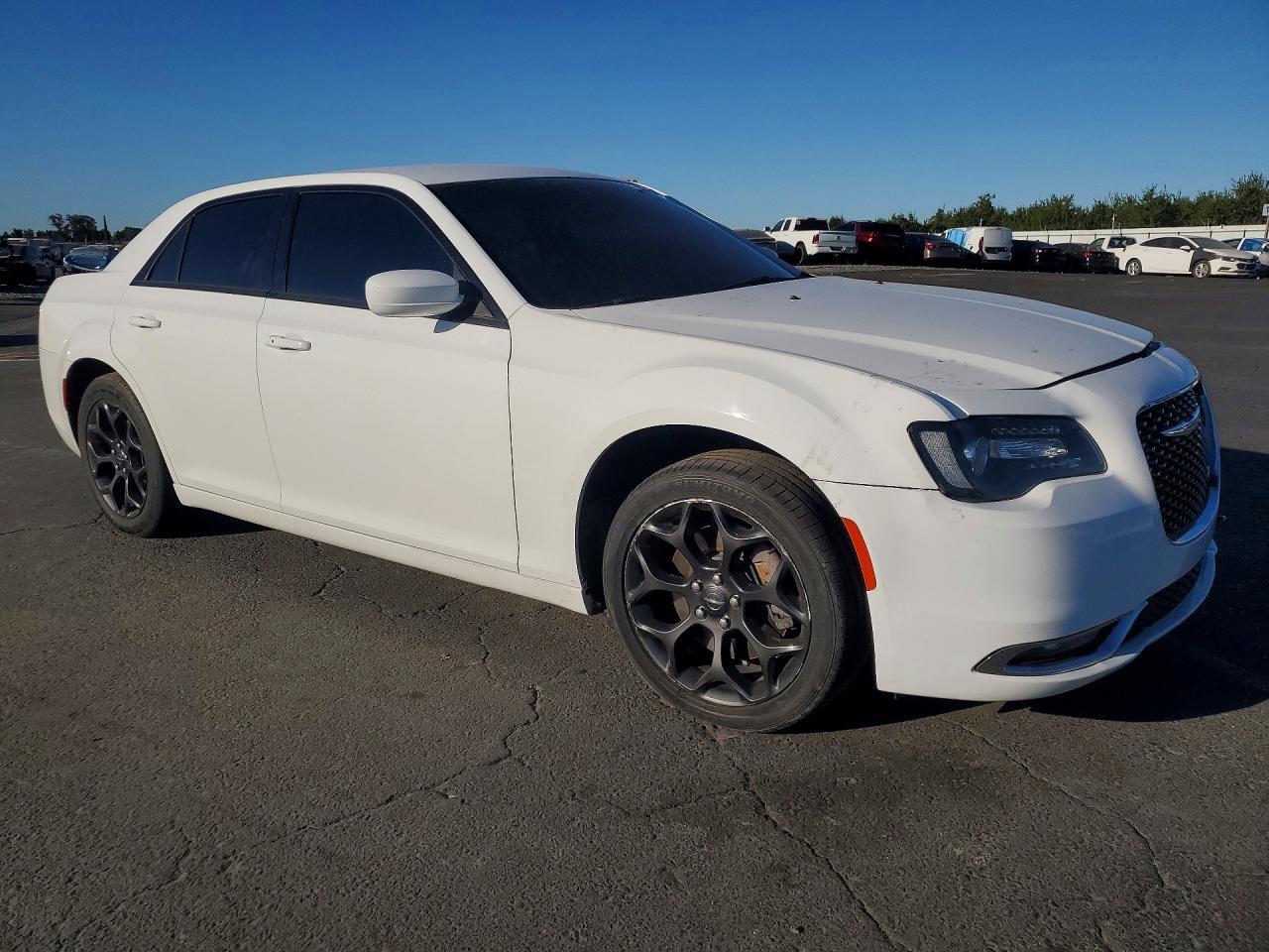 2019 Chrysler 300 S - Фото 4