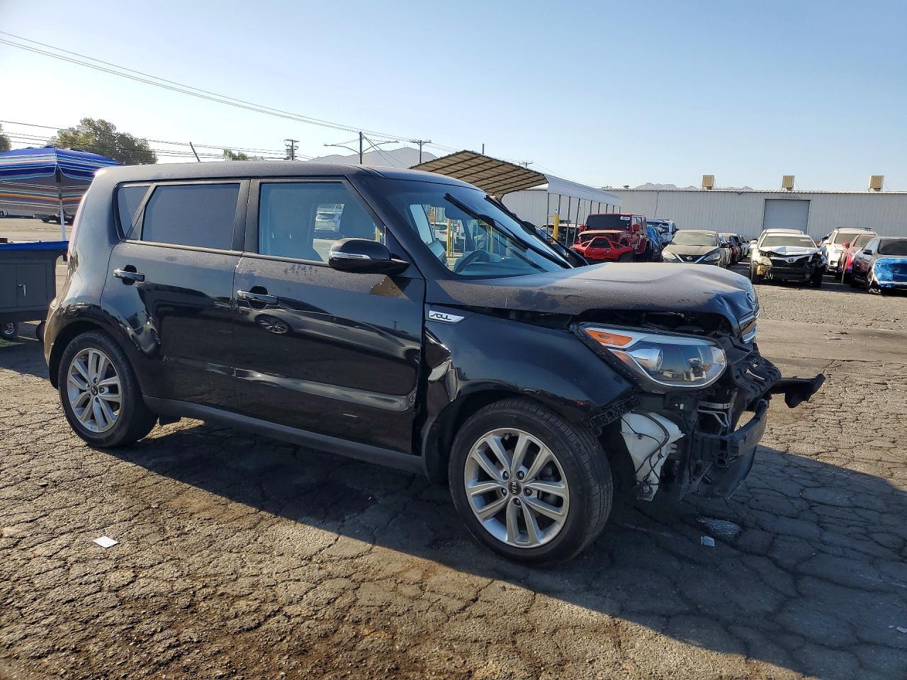 2017 Kia Soul + - Image 4