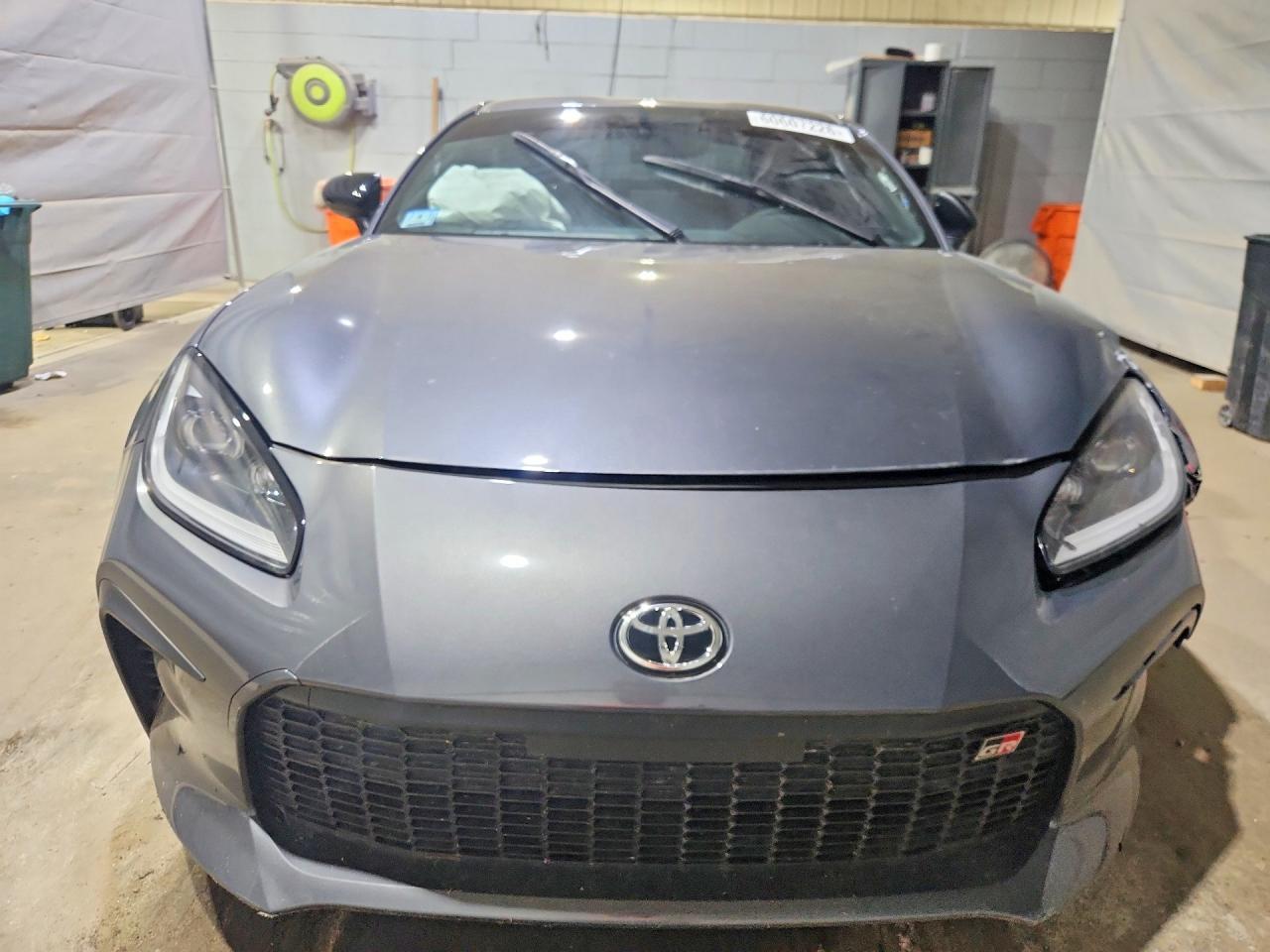 2024 Toyota Gr 86 Premium - Image 5
